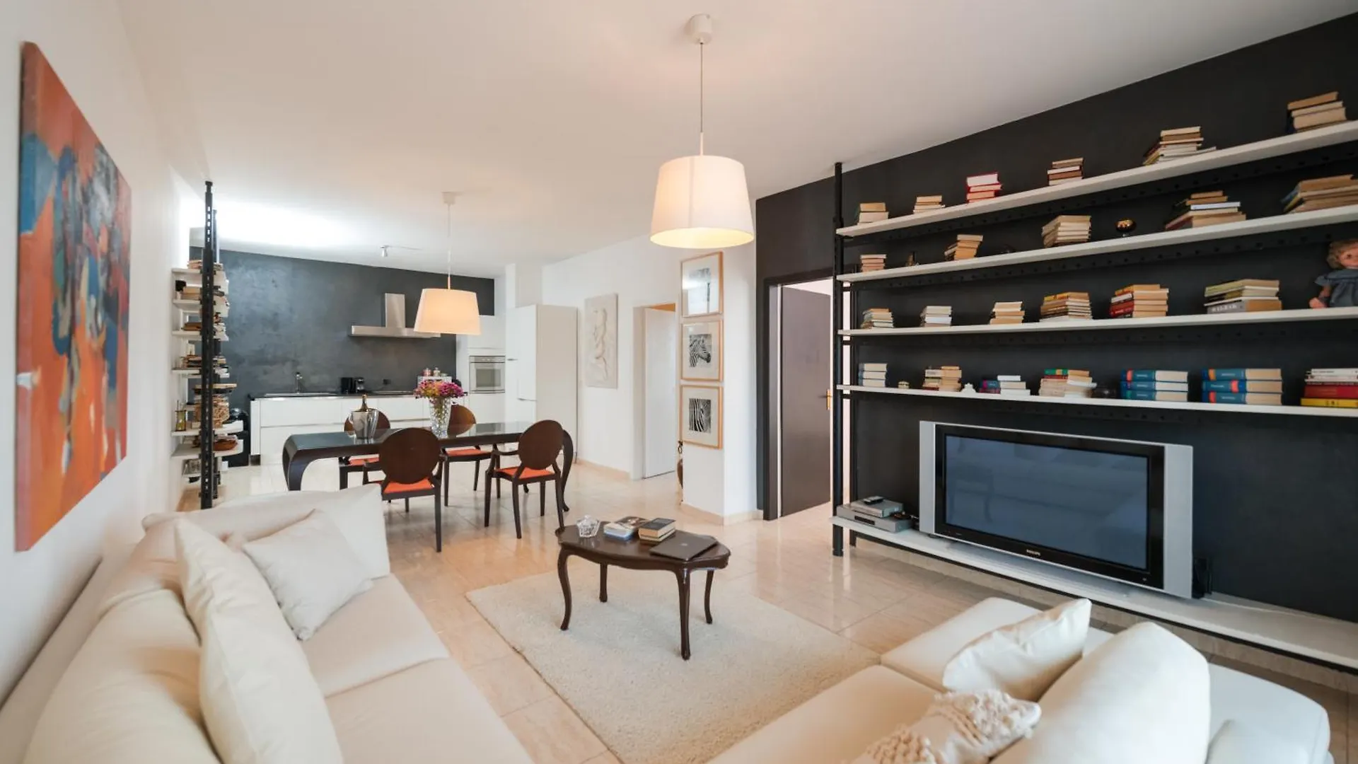 Downtown Apartment Tirana