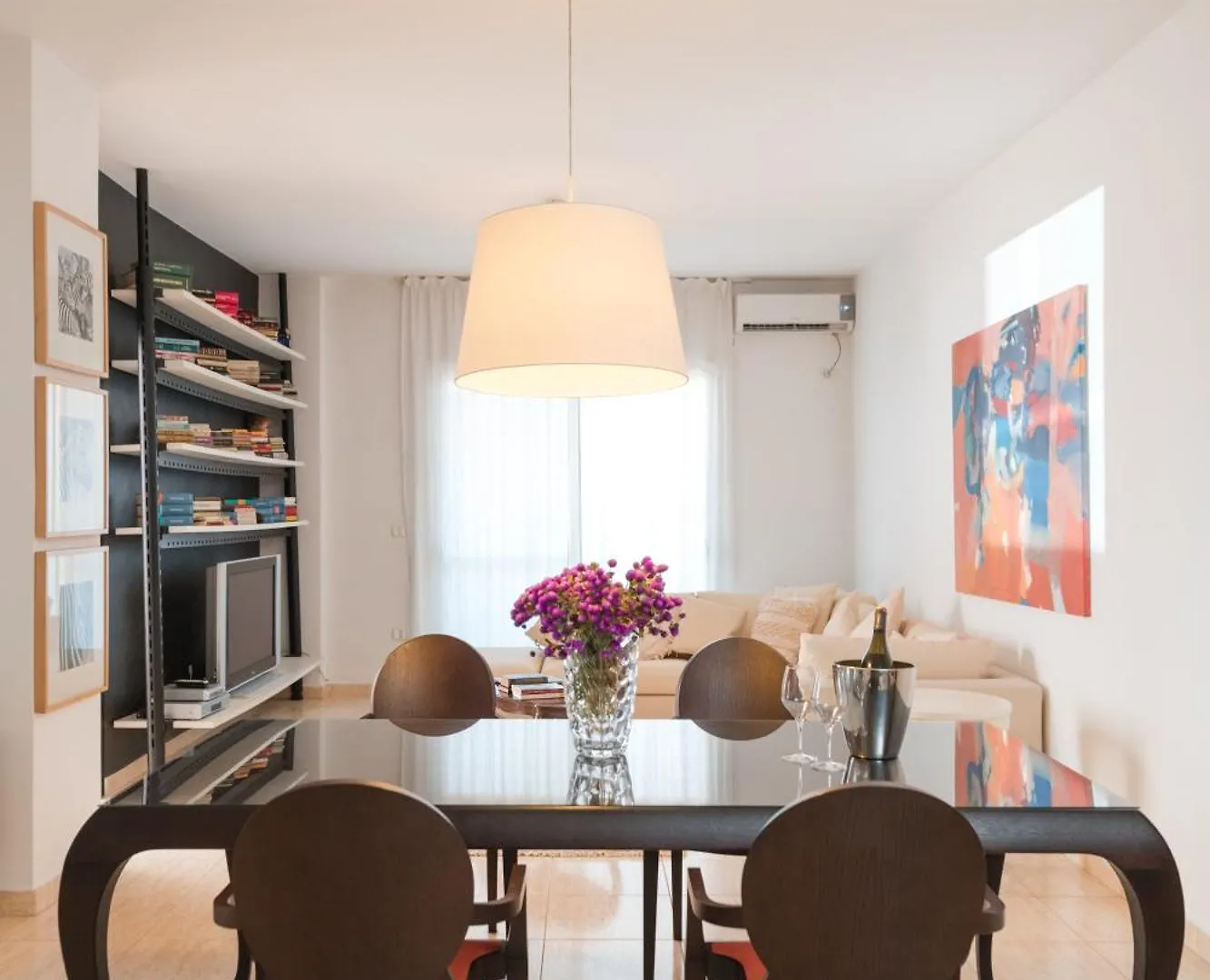 Downtown Apartment Tirana